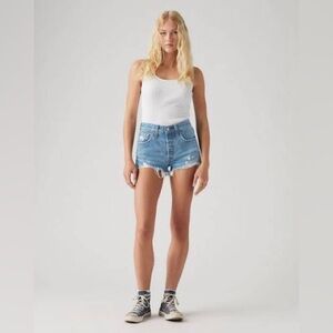 LEVI JEAN SHORTS!
